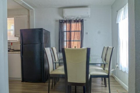 Купить коммерческую недвижимость в Уэст-Палм-Бич, Флорида 152.73м2, № 2084022 - фото 27