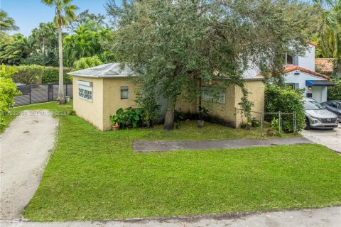 Villa ou maison à vendre à Miami, Floride: 2 chambres, 96.9 m2 № 1990870 - photo 3