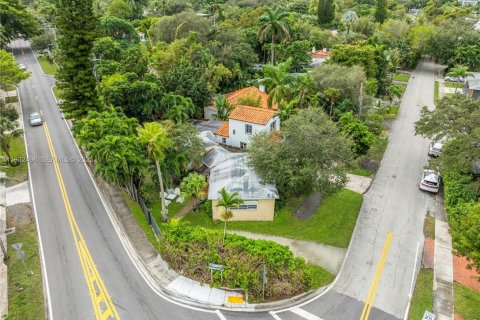 Villa ou maison à vendre à Miami, Floride: 2 chambres, 96.9 m2 № 1990870 - photo 5