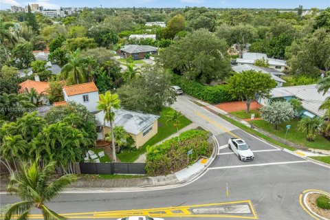 Villa ou maison à vendre à Miami, Floride: 2 chambres, 96.9 m2 № 1990870 - photo 15