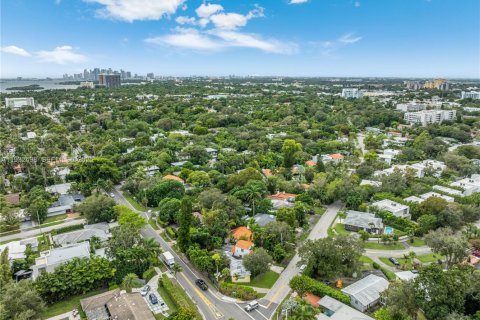 Villa ou maison à vendre à Miami, Floride: 2 chambres, 96.9 m2 № 1990870 - photo 17