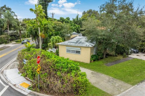 Villa ou maison à vendre à Miami, Floride: 2 chambres, 96.9 m2 № 1990870 - photo 2