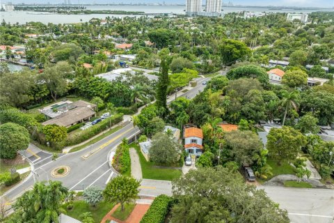 Villa ou maison à vendre à Miami, Floride: 2 chambres, 96.9 m2 № 1990870 - photo 9