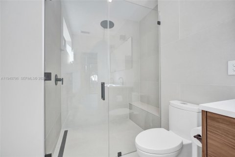 Adosado en venta en Miami, Florida, 3 dormitorios, 205.78 m2 № 2000419 - foto 17