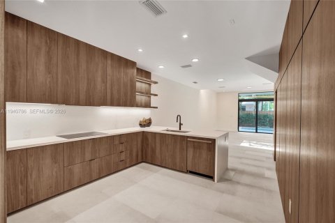 Adosado en venta en Miami, Florida, 3 dormitorios, 205.78 m2 № 2000419 - foto 29