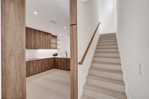 Adosado en venta en Miami, Florida, 3 dormitorios, 205.78 m2 № 2000419 - foto 28