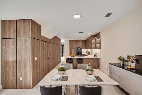 Adosado en venta en Miami, Florida, 3 dormitorios, 205.78 m2 № 2000419 - foto 19