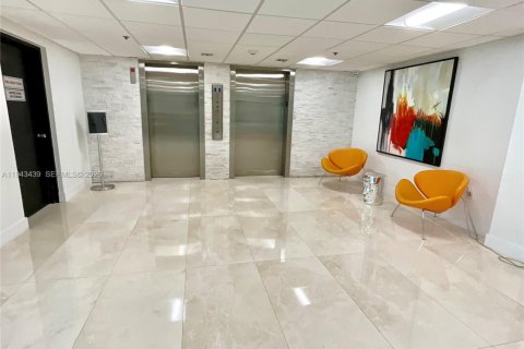 Condominio en venta en Hollywood, Florida, 2 dormitorios, 102.19 m2 № 2000490 - foto 2