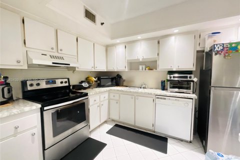 Condominio en venta en Hollywood, Florida, 2 dormitorios, 102.19 m2 № 2000490 - foto 9