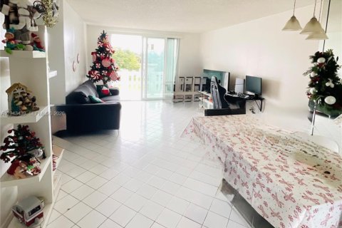 Condominio en venta en Hollywood, Florida, 2 dormitorios, 102.19 m2 № 2000490 - foto 18