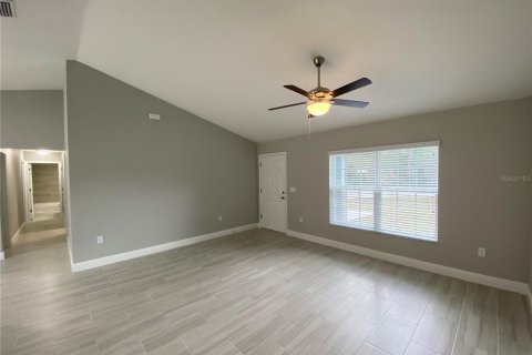 Villa ou maison à louer à Ocala, Floride: 4 chambres, 137.22 m2 № 2315055 - photo 3
