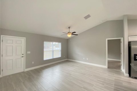 Villa ou maison à louer à Ocala, Floride: 4 chambres, 137.22 m2 № 2315055 - photo 2