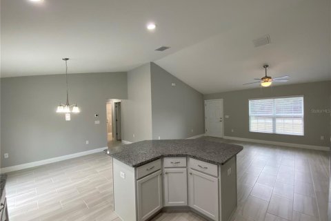 Villa ou maison à louer à Ocala, Floride: 4 chambres, 137.22 m2 № 2315055 - photo 5