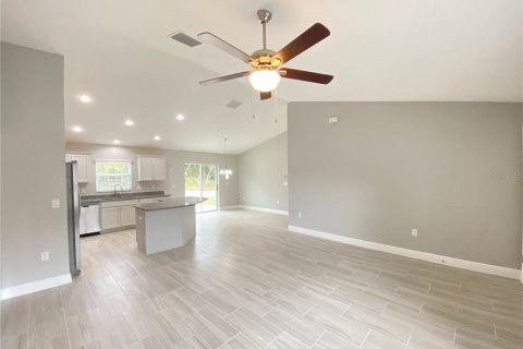 Villa ou maison à louer à Ocala, Floride: 4 chambres, 137.22 m2 № 2315055 - photo 4