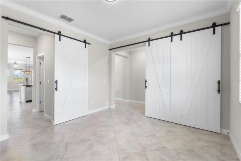 Casa en venta en Land O' Lakes, Florida, 5 dormitorios, 350.89 m2 № 1876261 - foto 4