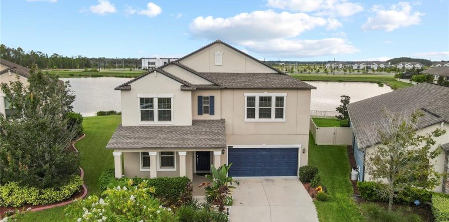 House in Land O' Lakes, Florida 5 bedrooms, 350.89 sq.m. № 1876261