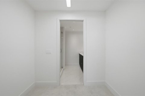 Condo in Sarasota, Florida, 2 bedrooms  № 1653786 - photo 26