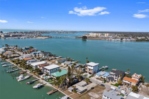 Terreno en venta en Madeira Beach, Florida № 2108642 - foto 11