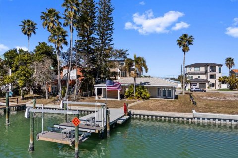 Terreno en venta en Madeira Beach, Florida № 2108642 - foto 21