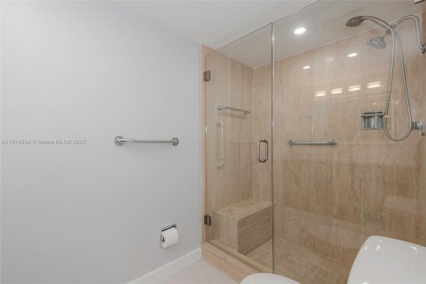 Condo in Hollywood, Florida, 2 bedrooms  № 1766924 - photo 21