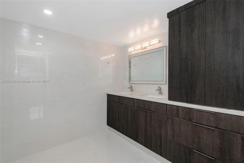 Condo in Hollywood, Florida, 2 bedrooms  № 1766924 - photo 26