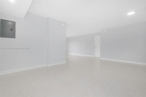 Condo in Hollywood, Florida, 2 bedrooms  № 1766924 - photo 5