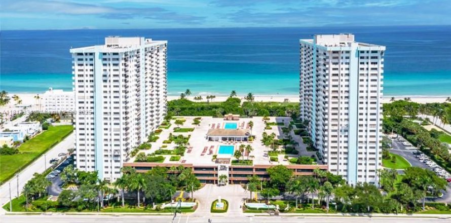 Condo in Hollywood, Florida, 2 bedrooms  № 1766924