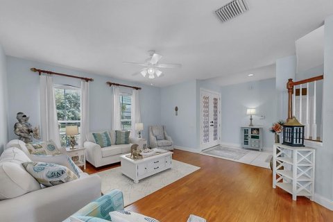 Casa en venta en Trinity, Florida, 5 dormitorios, 329.15 m2 № 1919033 - foto 11