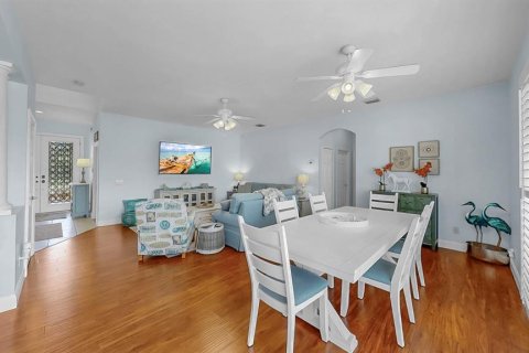 Casa en venta en Trinity, Florida, 5 dormitorios, 329.15 m2 № 1919033 - foto 23
