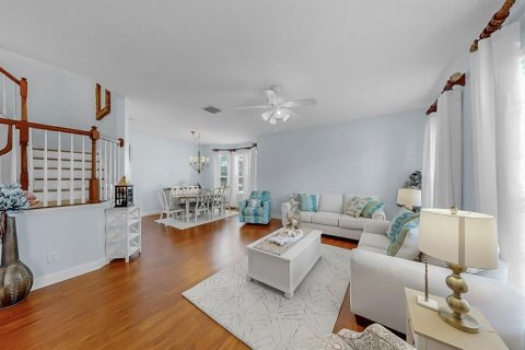 Casa en venta en Trinity, Florida, 5 dormitorios, 329.15 m2 № 1919033 - foto 8
