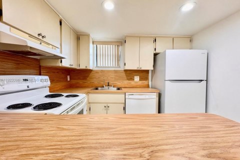 Copropriété à louer à Doral, Floride: 1 chambre, 65.96 m2 № 1977367 - photo 7