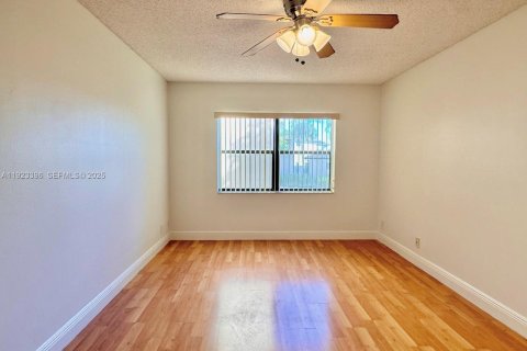 Copropriété à louer à Doral, Floride: 1 chambre, 65.96 m2 № 1977367 - photo 9
