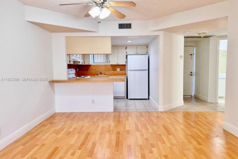 Copropriété à louer à Doral, Floride: 1 chambre, 65.96 m2 № 1977367 - photo 5