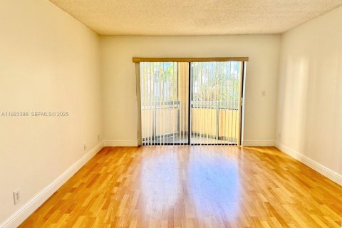 Copropriété à louer à Doral, Floride: 1 chambre, 65.96 m2 № 1977367 - photo 4