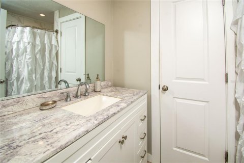 House in Saint Petersburg, Florida 3 bedrooms, 125.33 sq.m. № 1624779 - photo 21