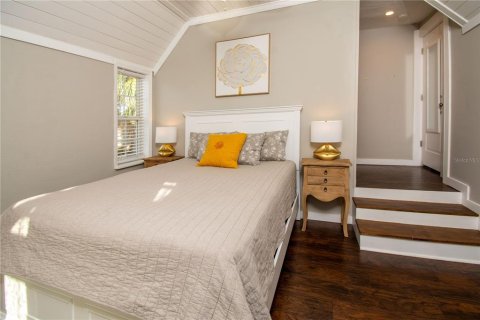 House in Saint Petersburg, Florida 3 bedrooms, 125.33 sq.m. № 1624779 - photo 20