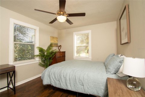 House in Saint Petersburg, Florida 3 bedrooms, 125.33 sq.m. № 1624779 - photo 12