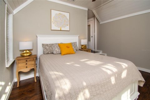 House in Saint Petersburg, Florida 3 bedrooms, 125.33 sq.m. № 1624779 - photo 19