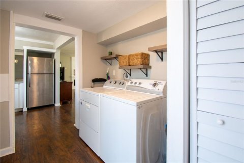 House in Saint Petersburg, Florida 3 bedrooms, 125.33 sq.m. № 1624779 - photo 16