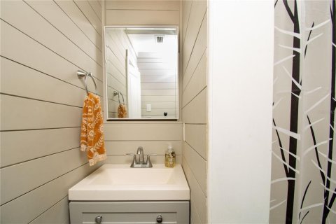 House in Saint Petersburg, Florida 3 bedrooms, 125.33 sq.m. № 1624779 - photo 8