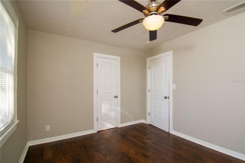 House in Saint Petersburg, Florida 3 bedrooms, 125.33 sq.m. № 1624779 - photo 11