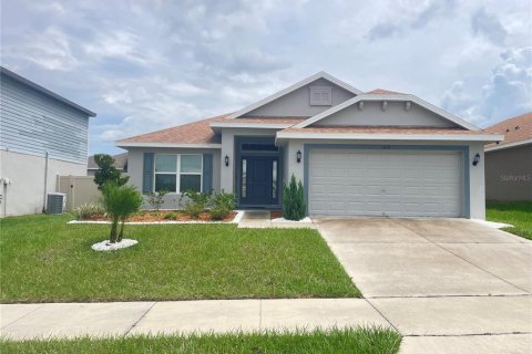 House in Davenport, Florida 3 bedrooms, 167.87 sq.m. № 2369309