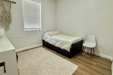 Townhouse in Miami, Florida 4 bedrooms, 177.63 sq.m. № 1957221 - photo 19