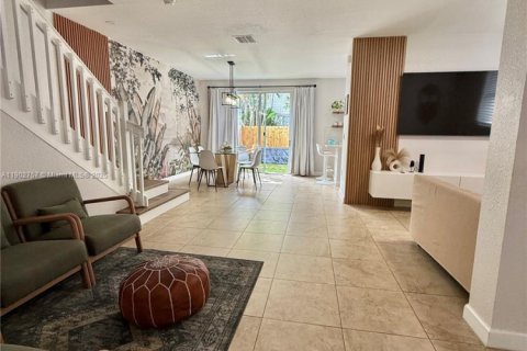 Townhouse in Miami, Florida 4 bedrooms, 177.63 sq.m. № 1957221 - photo 7