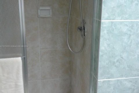 Condominio en venta en Lauderdale Lakes, Florida, 2 dormitorios, 89.19 m2 № 1695162 - foto 26