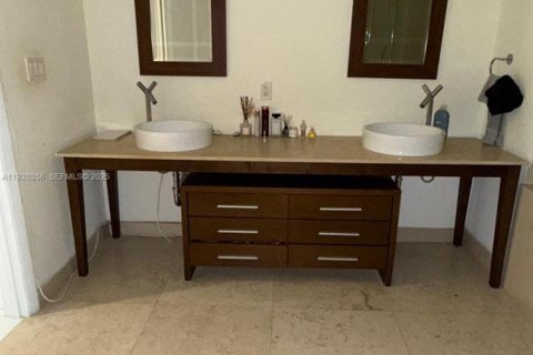 Купить кондоминиум в Майами, Флорида 1 спальня, 104.05м2, № 1987041 - фото 16