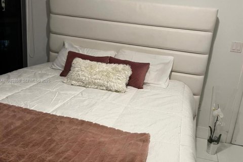 Купить кондоминиум в Майами, Флорида 1 спальня, 104.05м2, № 1987041 - фото 1