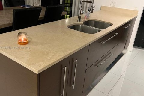 Купить кондоминиум в Майами, Флорида 1 спальня, 104.05м2, № 1987041 - фото 2