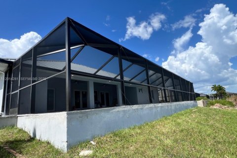 Villa ou maison à vendre à Port Charlotte, Floride: 4 chambres, 225.29 m2 № 2076369 - photo 6