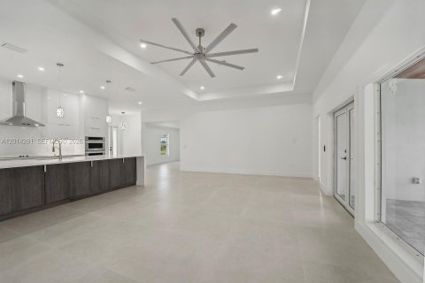 Villa ou maison à vendre à Port Charlotte, Floride: 4 chambres, 225.29 m2 № 2076369 - photo 27